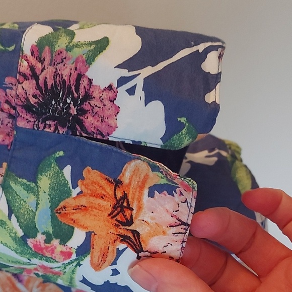 Host Pick Chico's No-Iron Cotton Bloom-Print Shirt Blue with Floral Print Size 3 - Picture 9 of 10